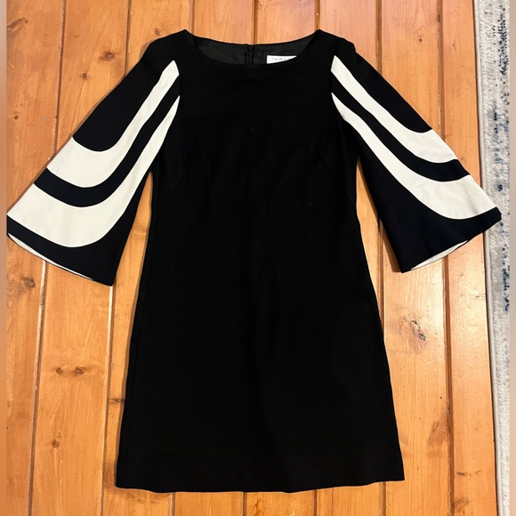 Trina Turk Dresses & Skirts - Trina Turk Hijinx Dress EUC